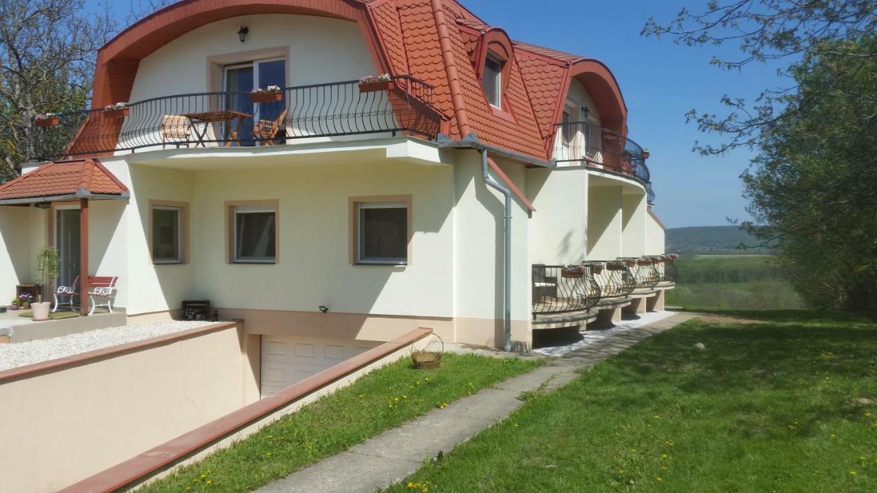 Hotel Gastehaus Stein Nemesbükk Exterior foto