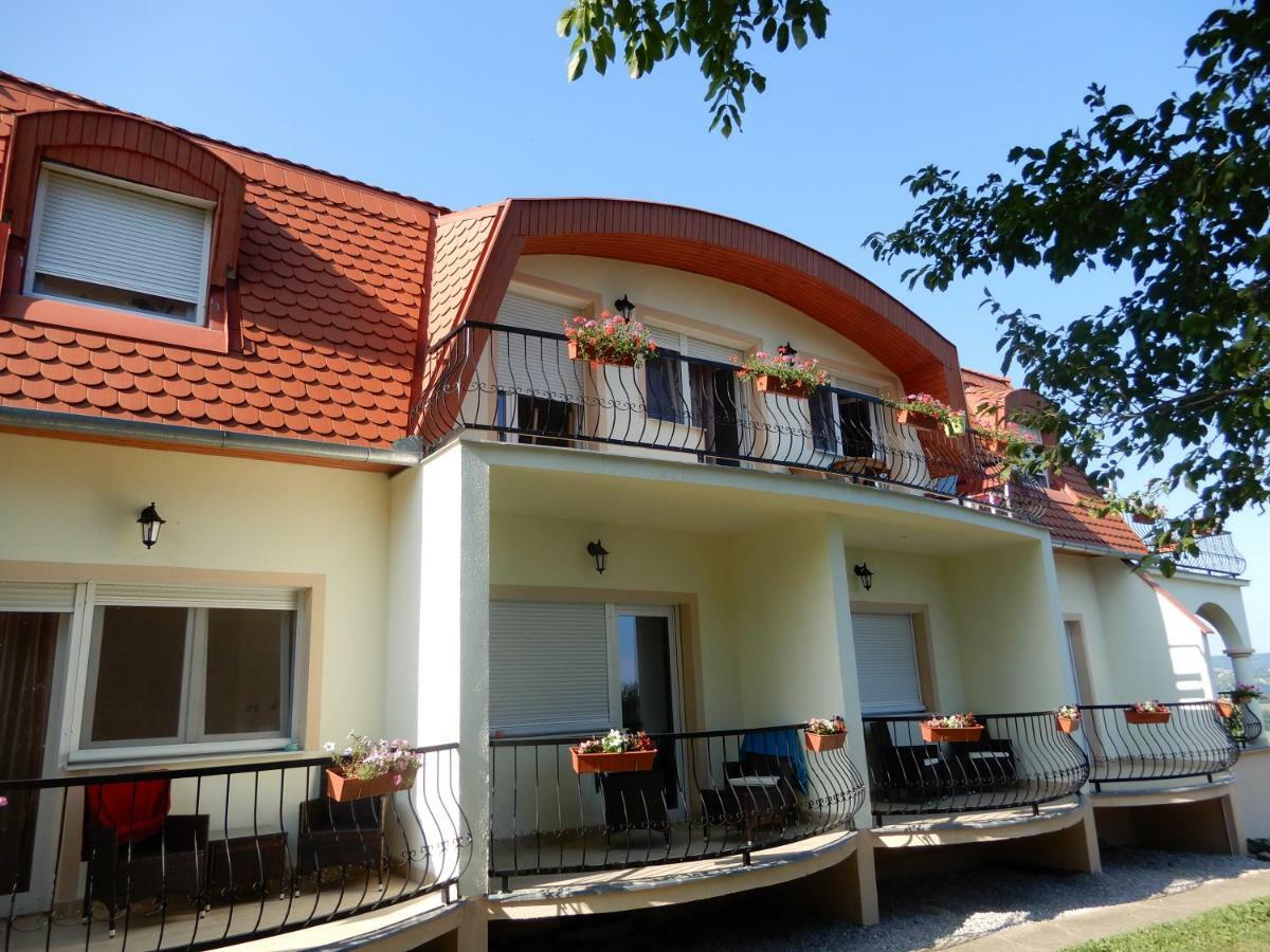 Hotel Gastehaus Stein Nemesbükk Exterior foto